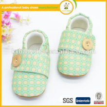 Spezielle neue Knopf Design Stoff Baby Mokassins Schuhe